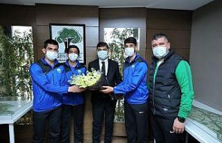 Akademide yetişen yetenekler profesyonel kulüplere...