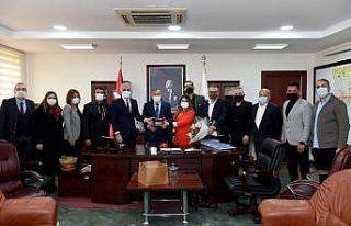 Akay: "Ortak paydamız Adana olmalı"