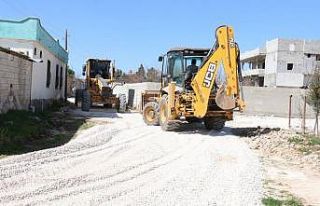 Akçakale’de 5 mahalle yeni yollara kavuşuyor