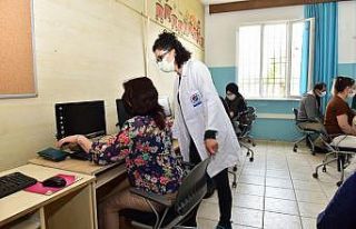 AKMEK kursları pandemi önlemleri altında sürüyor