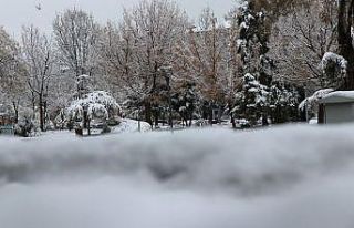 Aksaray sabaha beyaz örtüyle uyandı