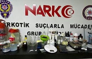 Alanya’da uyuşturucu imalathanesine çevrilen eve...