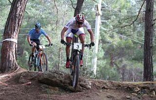 Alanya’da zorlu yollarda 101 sporcu pedal çevirdi