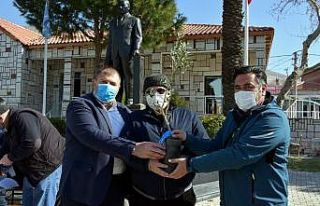 Aliağa’da 684 üreticiye 17 bin 100 adet zeytin...