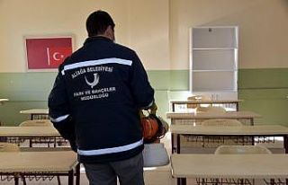 Aliağa’daki okullar dezenfekte ediliyor