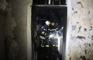 Alkollü şahıs evini ateşe verdi