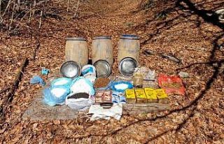 Amanoslar’da PKK’ya ait sığınakta mühimmat...