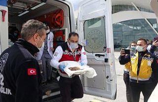 Ambulans uçak, kalp rahatsızlığı bulunan yeni...