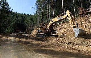 Anamur’da 7 mahallenin kullandığı grup yolu iyileştiriliyor
