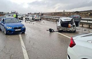 Ankara’da zincirleme trafik kazası: 4 yaralı