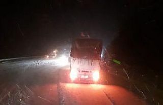 Antalya’da kar yağışı; Antalya-Konya karayolunda...