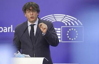 AP, Katalan ayrılıkçı Puigdemont’un dokunulmazlığının...