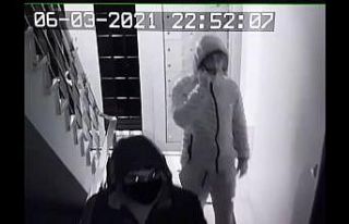 Apartmana giren 2 hırsız ayakkabıları böyle çaldı