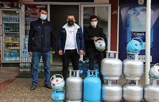 Araba bagajında getirdiği paralarla veresiye borçlarını...