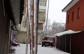 Ardahan güne kar ile uyandı