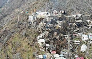 Artvin’de 60 hanenin yandığı köy havadan görüntülendi