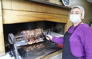 Artvin’de dönere kadın eli değdi