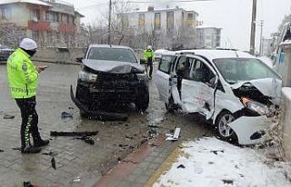 Aşı ekibi kaza yaptı: 4 sağlık görevlisi yaralandı