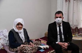 Asırlık çınar Fatma Anayurt’a anlamlı ziyaret