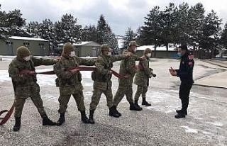 Askerlere yangın eğitimi