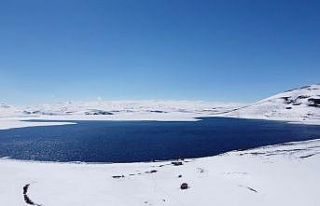 Aygır Gölü’nden kartpostallık görüntüler