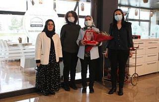 Ayten Usta’dan çalışanlarına moral etkinliği