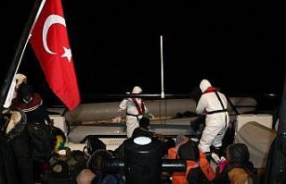 Ayvalık’ta 36 göçmen botları batmak üzereyken...