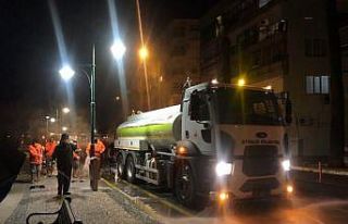 Ayvalık’ta Cadde ve sokaklarda Covid 19 temizlikleri...