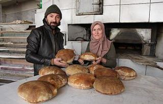 Babasının 40 yıllık işini bıraktı, annesiyle...