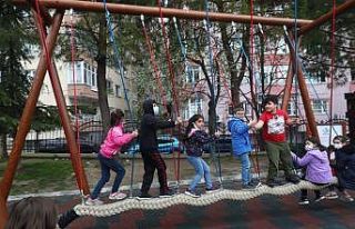 Bağcılar’da parklar yenilendi