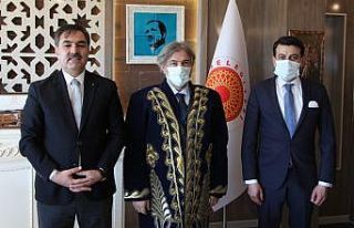 Bakan Yardımcısı Demircan: “Ahlat’ı anlamadan...