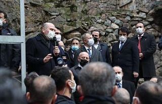 Bakanlar Soylu ve Kurum evleri yanan vatandaşlara...