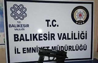 Balıkesir’de aranan 14 aranan şahıs yakalandı