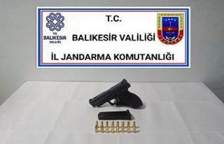 Balıkesir’de jandarma 24 aranan şahsı yakaladı