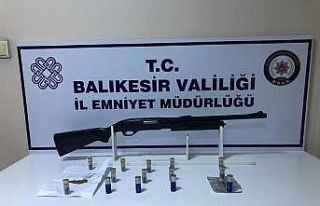 Balıkesir’de polis 16 aranan şahsı yakaladı