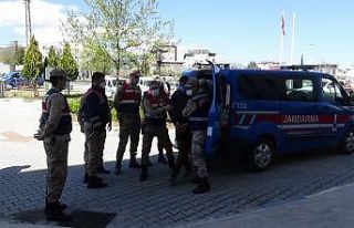 Barışmak için çağırdığı arkadaşını öldüren...