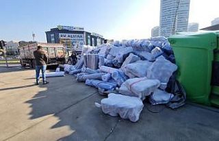 Başakşehir’de kumaş yüklü tır devrildi: 1...