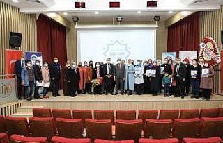 Başarılı kursiyerlere sertifikaları takdim edildi