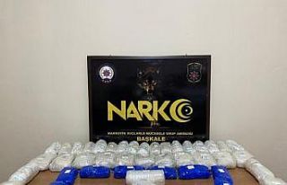Başkale’de 22 kilo 100 gram metamfetamin ele geçirildi