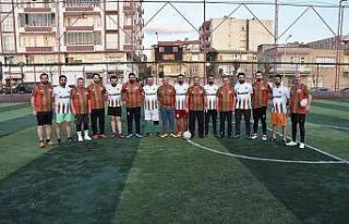 Başkan Beyoğlu, gençlerin futbol maçı davetini...