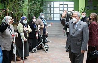 Başkan Demirtaş: "Yaşlılarımıza hizmet...