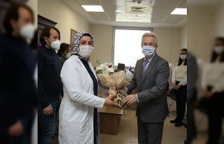 Başkan Erdem sağlık çalışanlarının Tıp Bayramı’nı...