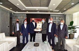 Başkan Ergün, Öküzcüoğlu ve Alaşehirli muhtarları...