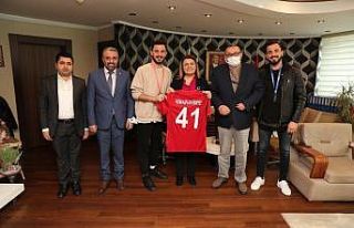 Başkan Hürriyet, şampiyon kardeşleri ağırladı