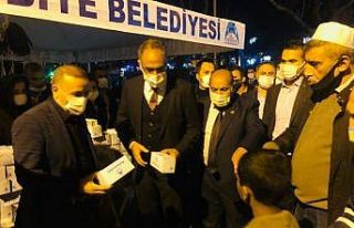 Başkan Kuş’tan Miraç Kandilinde simit ikramı