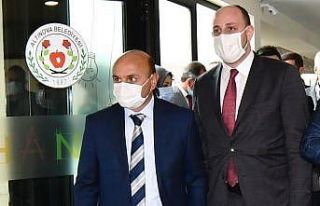 Başkan Oral MKYK’ya seçilen Büyükgümüş’ü...