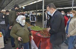 Başkan Özyiğit, mahallelerde vatandaşların taleplerini...