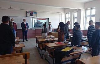 Başkan Polattimur, öğrencilerle bir araya geldi