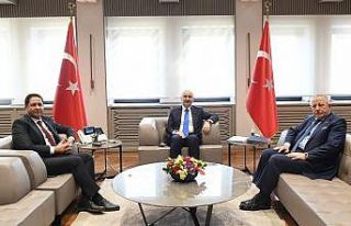 Başkan Sarı, Bakan Karaismailoğlu ile alt ve üst...