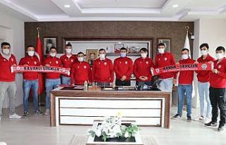 Başkan Sarıcaoğlu’ndan Samsunspor’a kırmızı-beyaz...